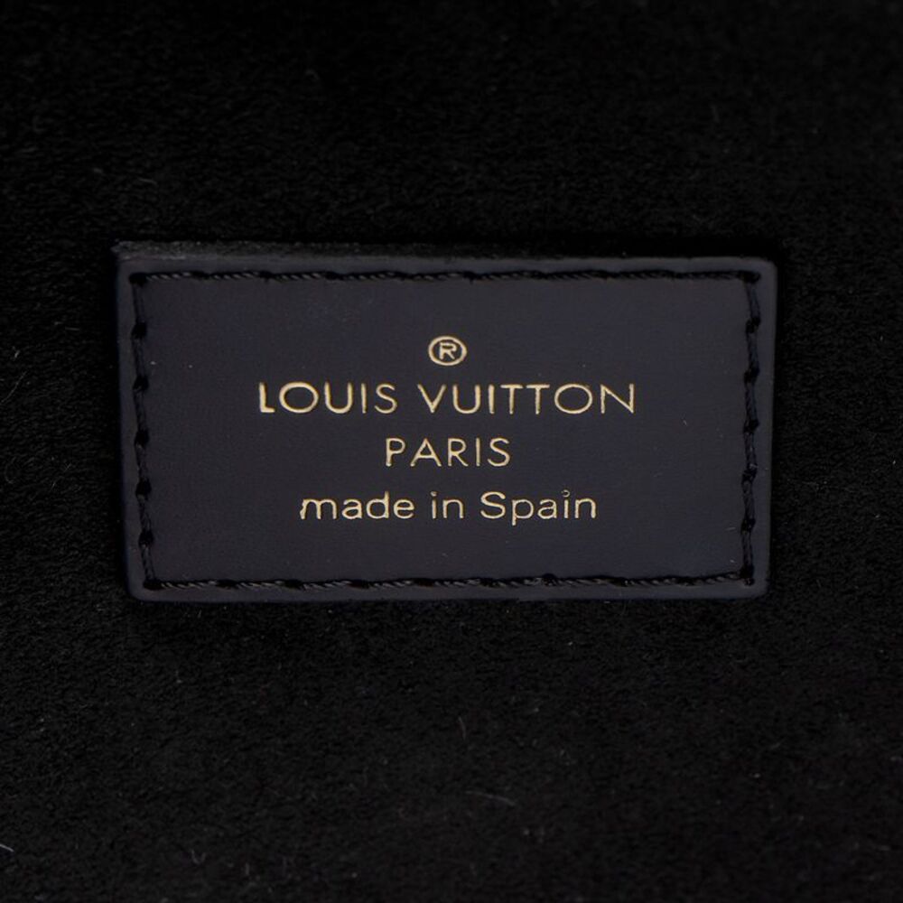 Louis Vuitton Limited Edition Monogram Canvas Patches City Pouch - Picture 8 of 12